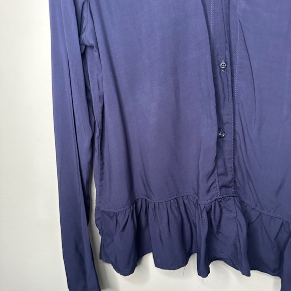 NEW! La Vie en Rose Blue Button Up Long Sleeve Ruffle Trim Top Size Medium - Picture 6 of 9